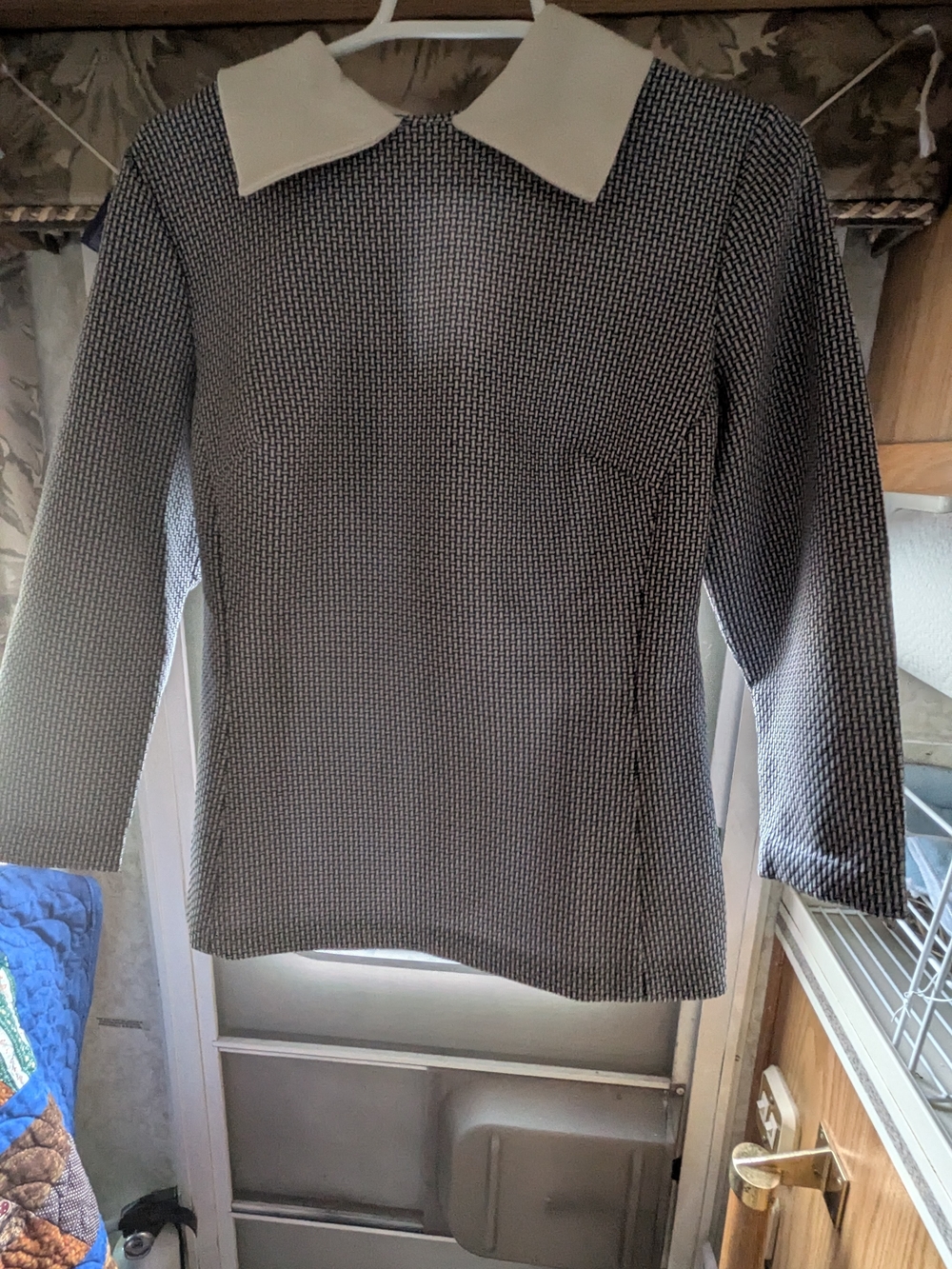 Berkshire Black and White Houndstooth Long Sleeve Top with Cream Collar